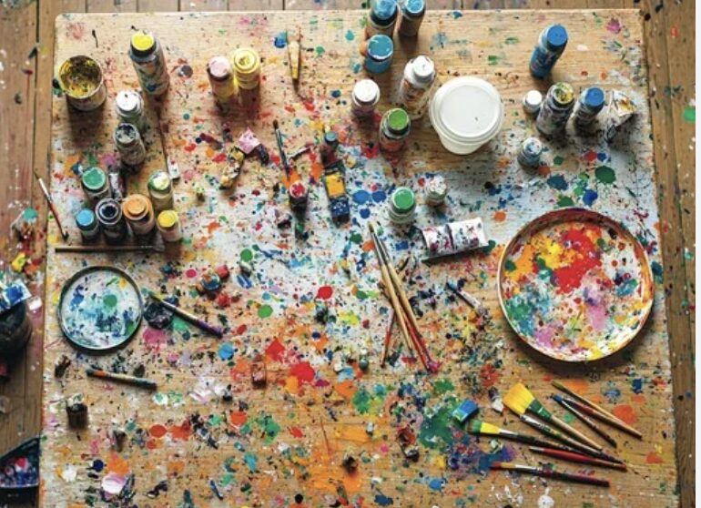 artist art supply table